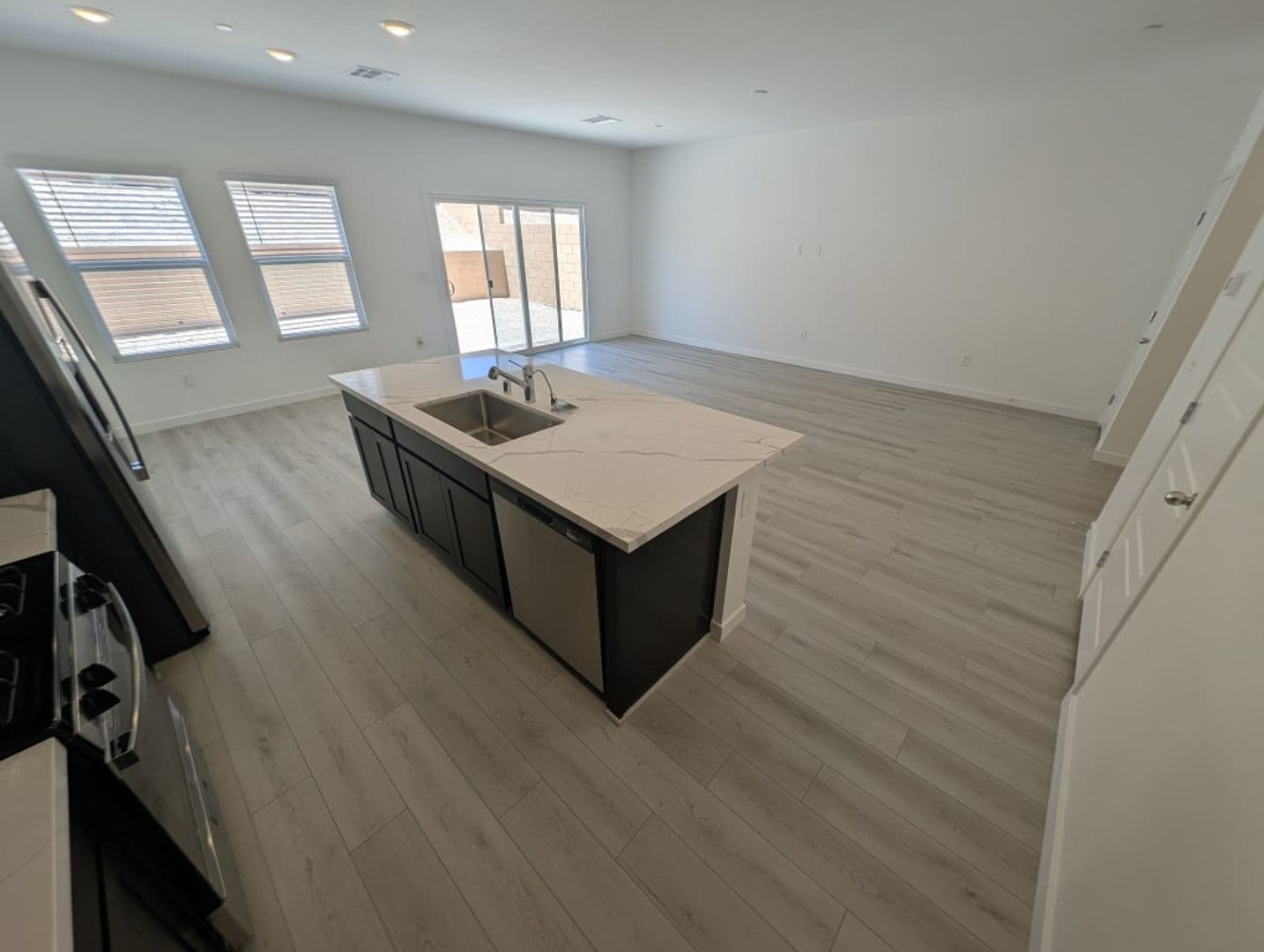 LAS VEGAS House: 3339 DANCING WATERS ST