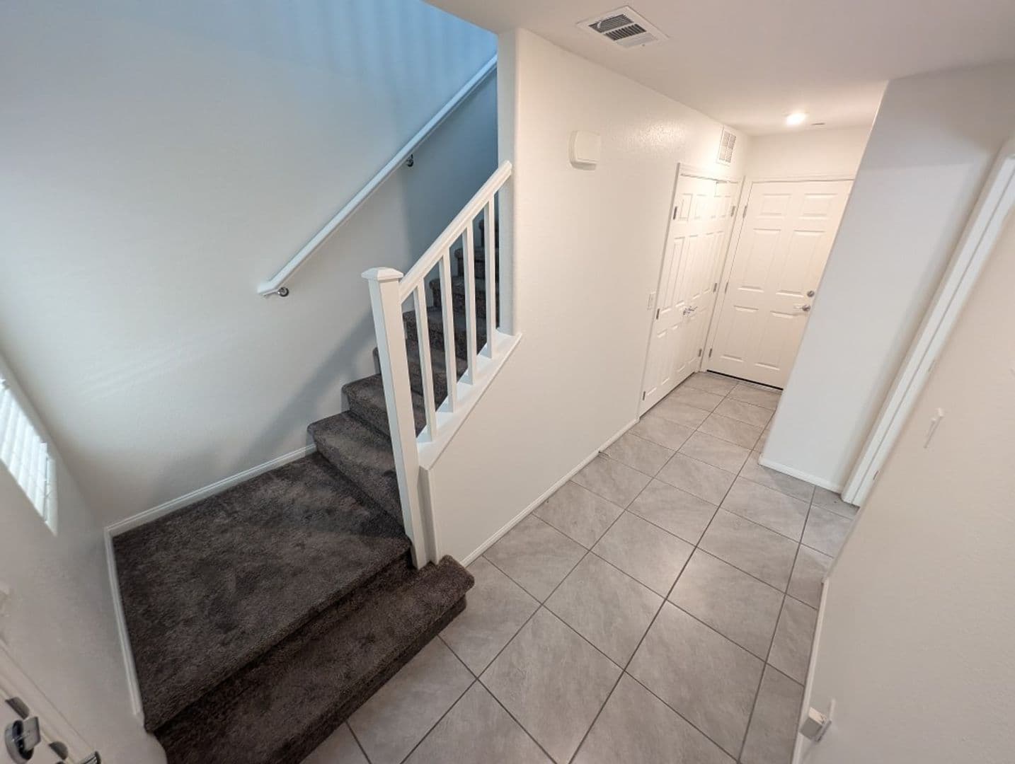 HENDERSON House: 664 VETIVER LN