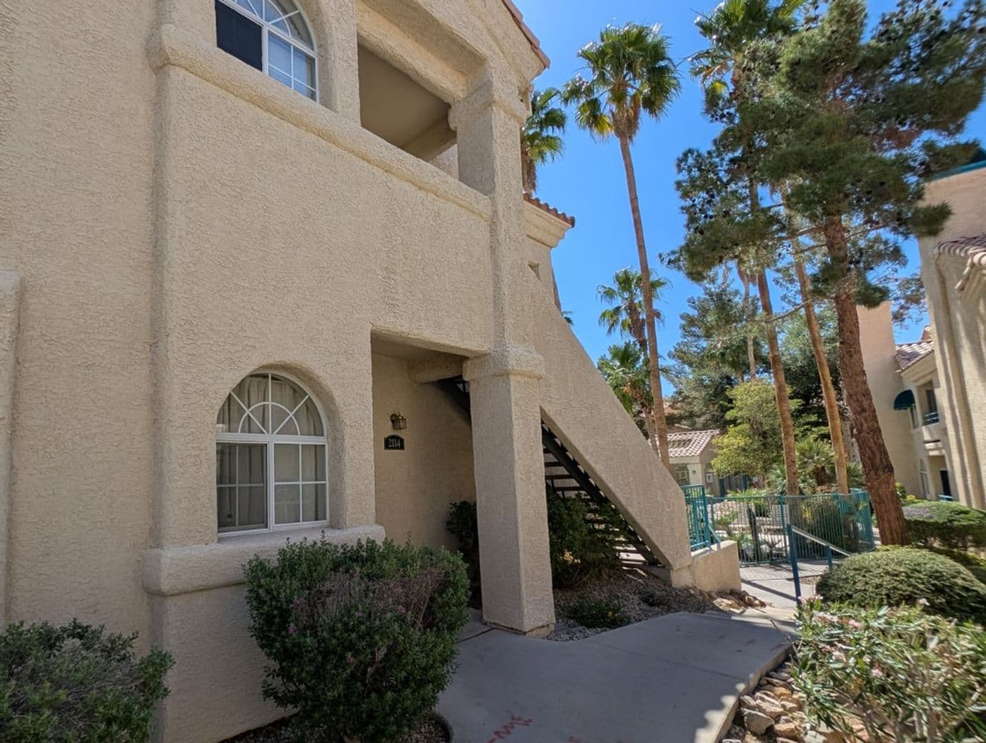 HENDERSON House: 2251 WIGWAM PKWY #2114