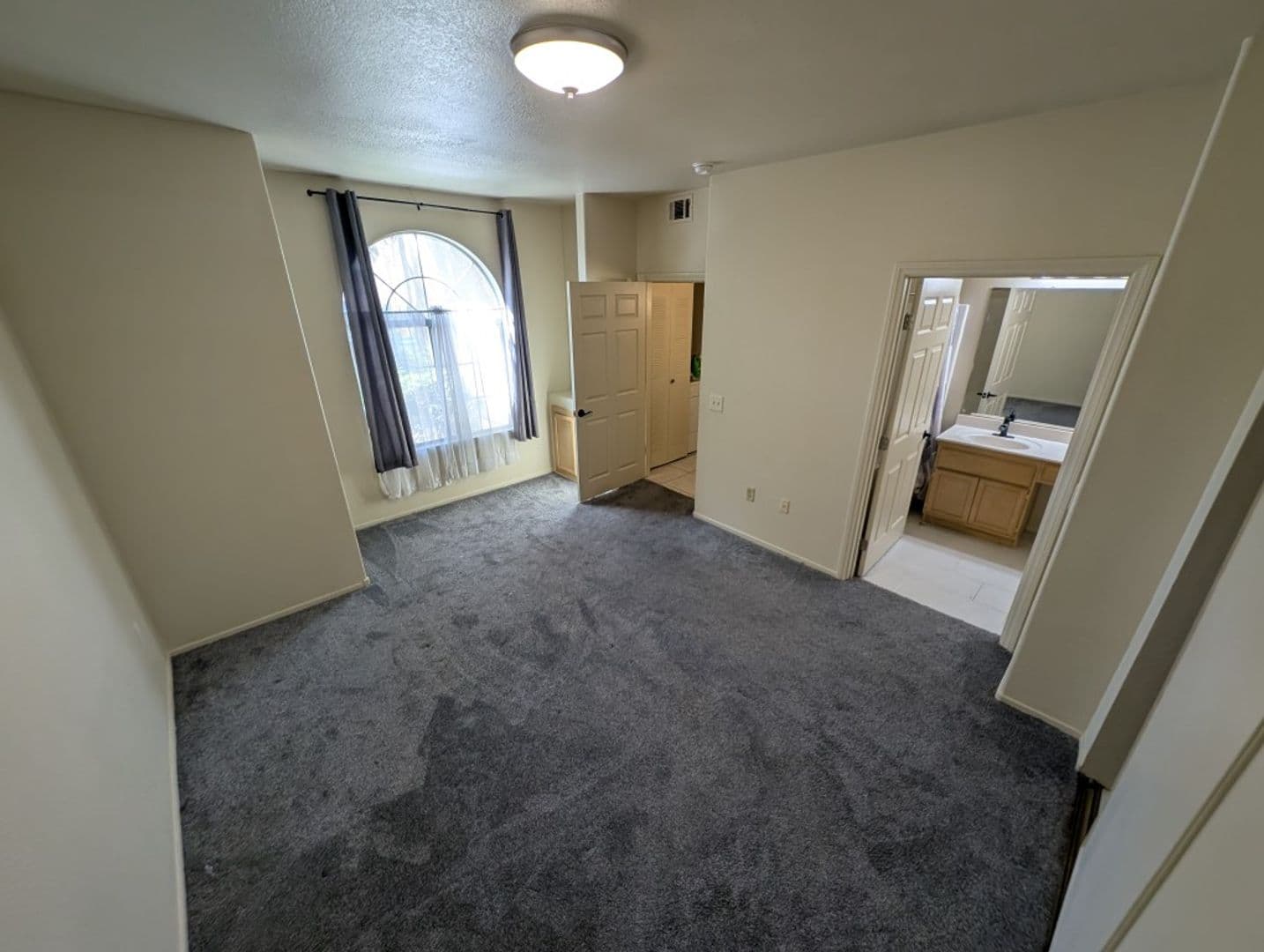 HENDERSON House: 2251 WIGWAM PKWY #2114