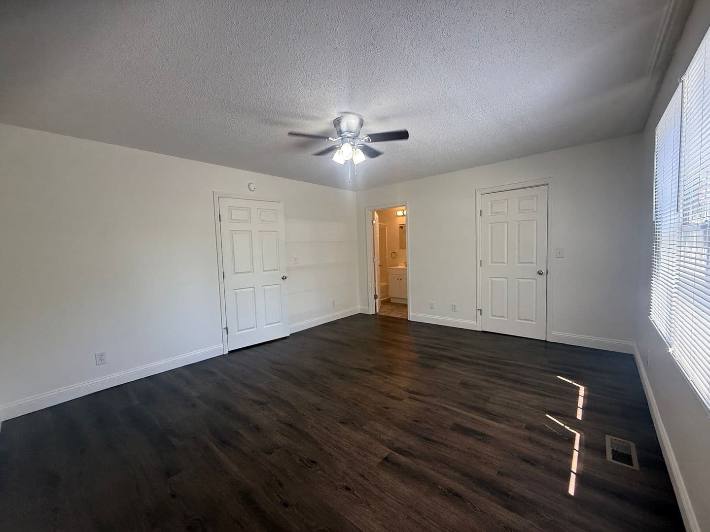 Elizabethton Apartment: 1541 Southside Rd
