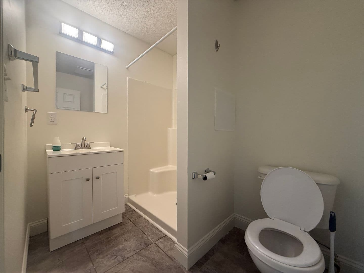 Elizabethton Apartment: 1541 Southside Rd