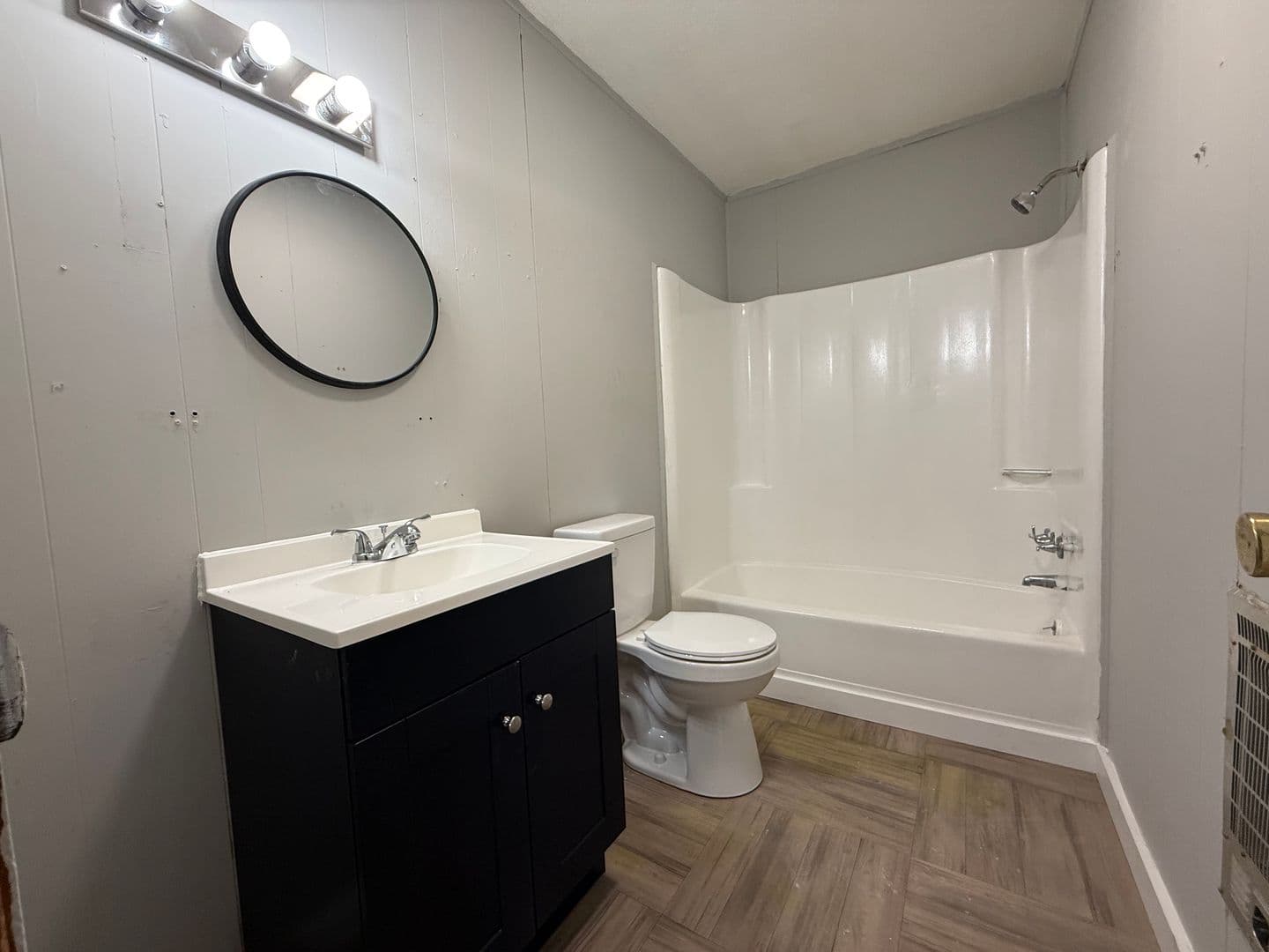 Greeneville Apartment: 2314 Buckingham Rd