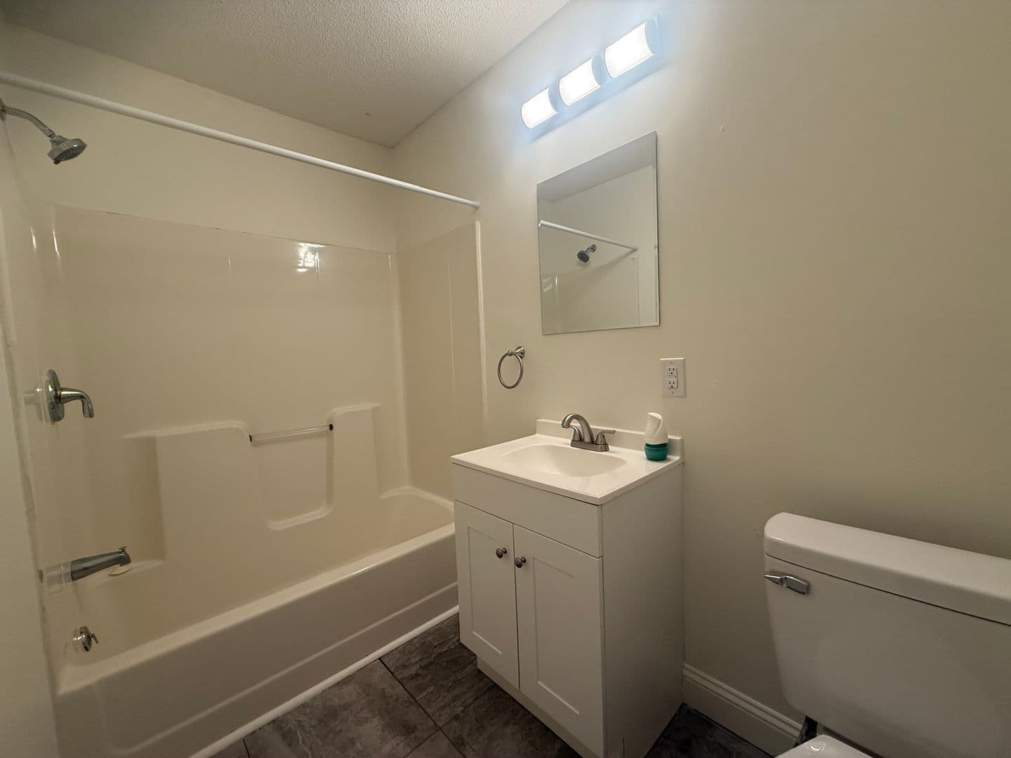 Elizabethton Apartment: 1541 Southside Rd