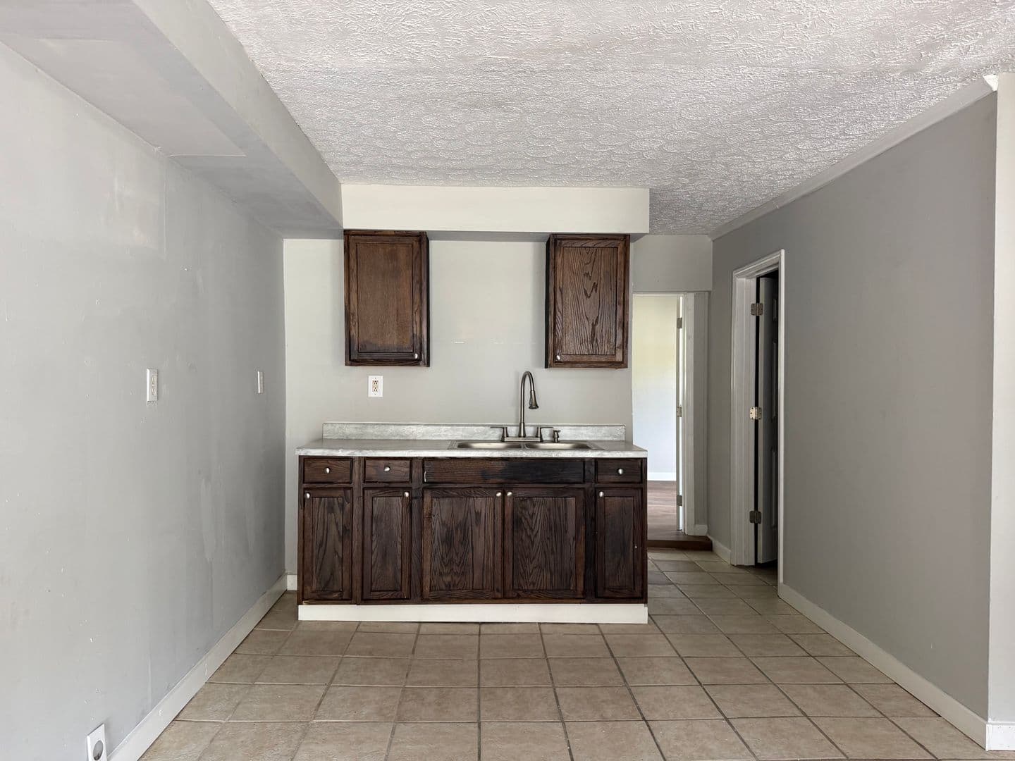 Kingsport Apartment: 2312 Reservoir Rd