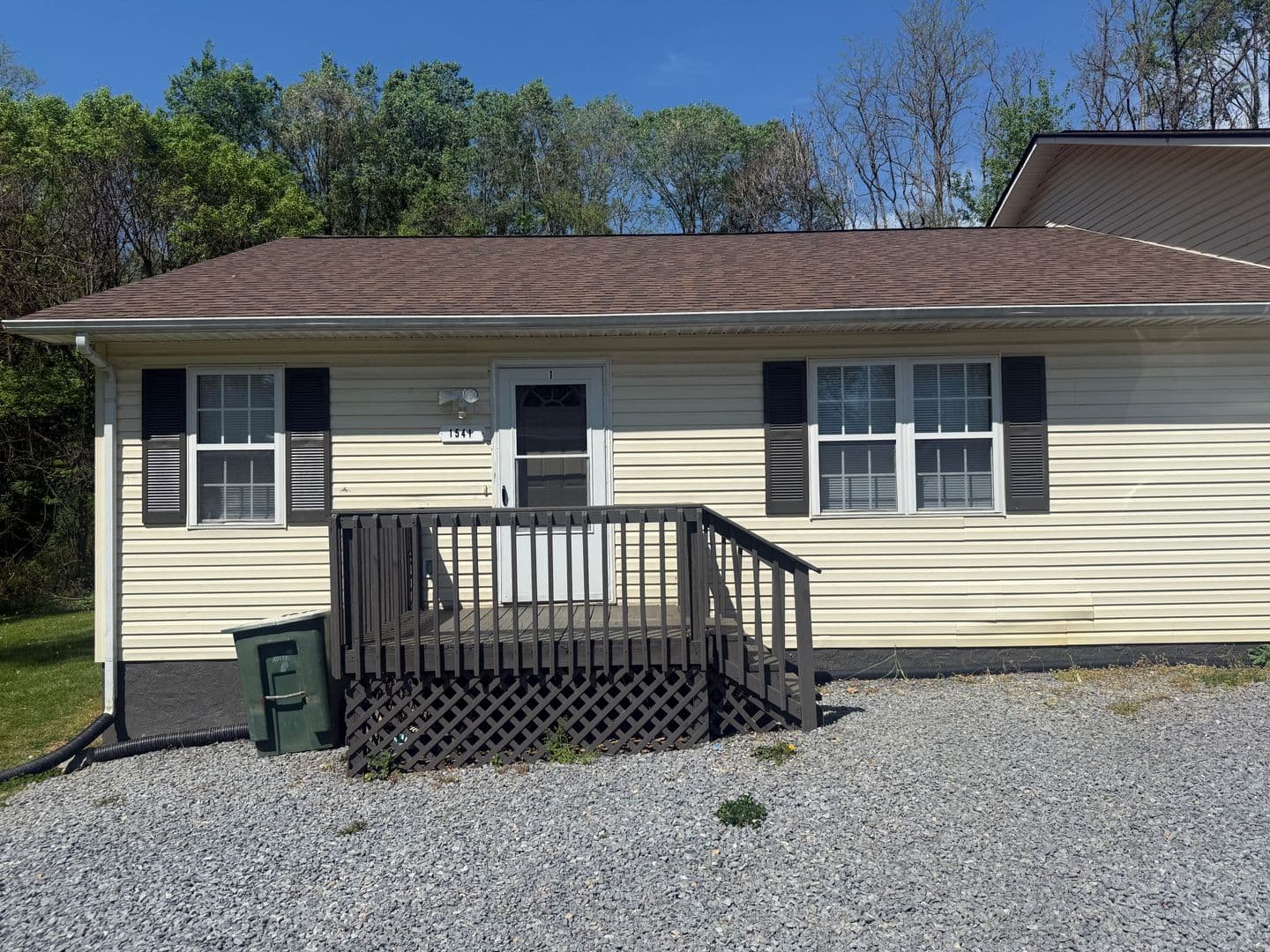Elizabethton Apartment: 1541 Southside Rd