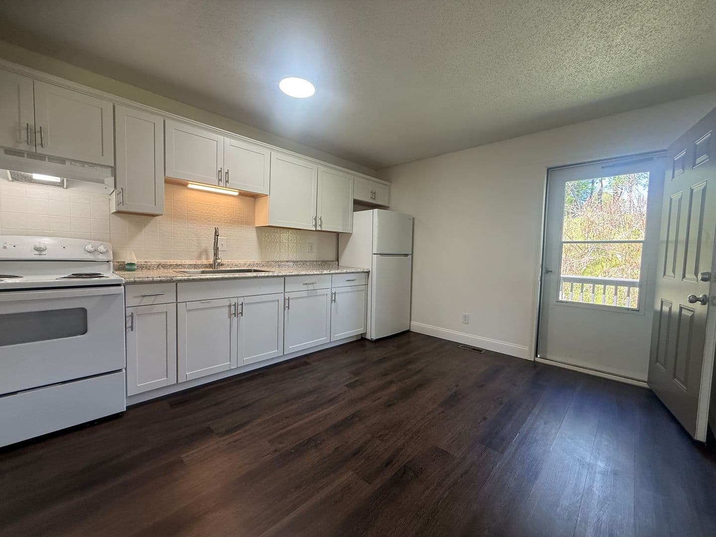 Elizabethton Apartment: 1541 Southside Rd