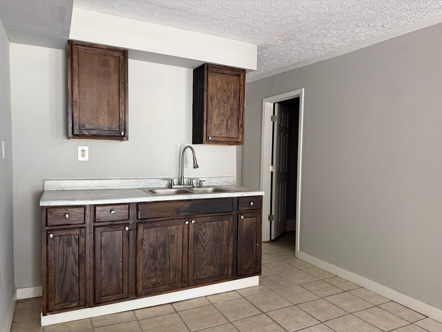Kingsport Apartment: 2312 Reservoir Rd
