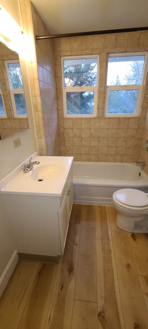 Sebastopol Apartment: 7611 Bodega Ave