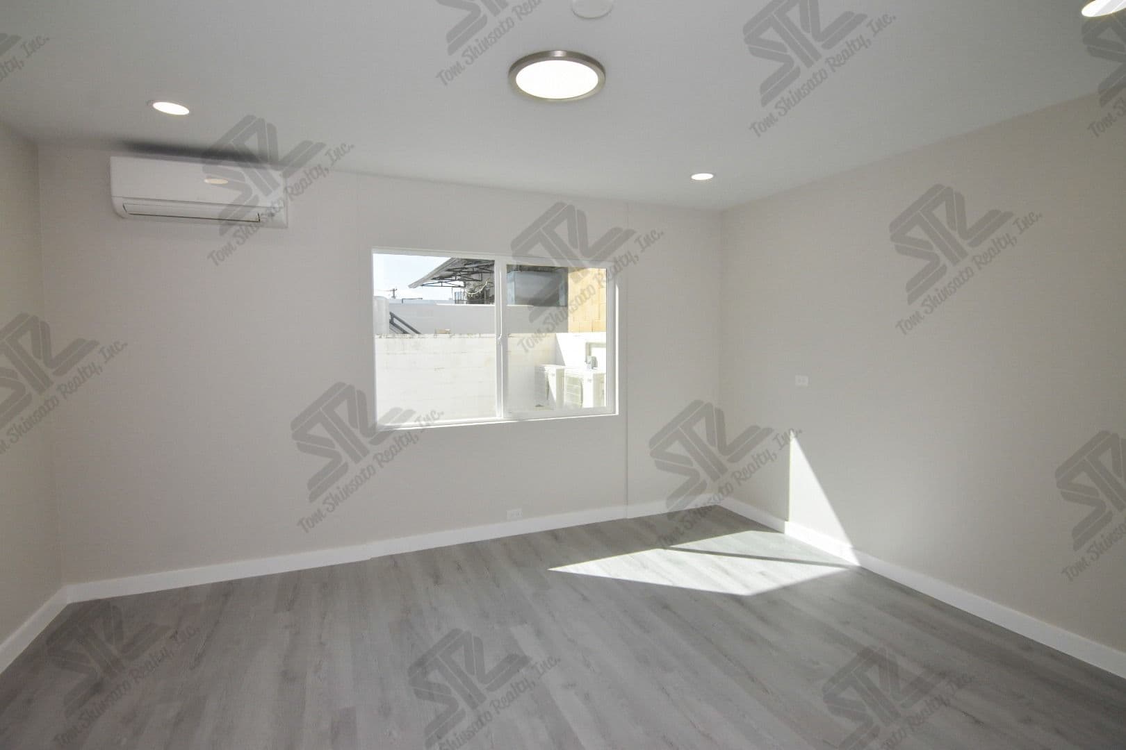 Honolulu Apartment: 940 Hausten St.,