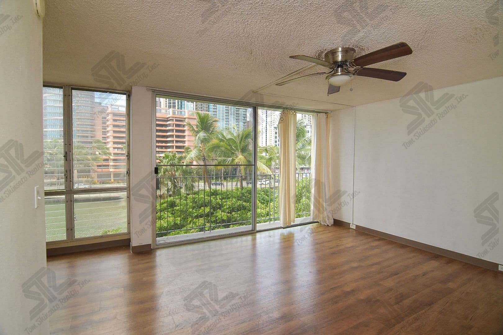 Honolulu Condo: 620 McCully Street #403