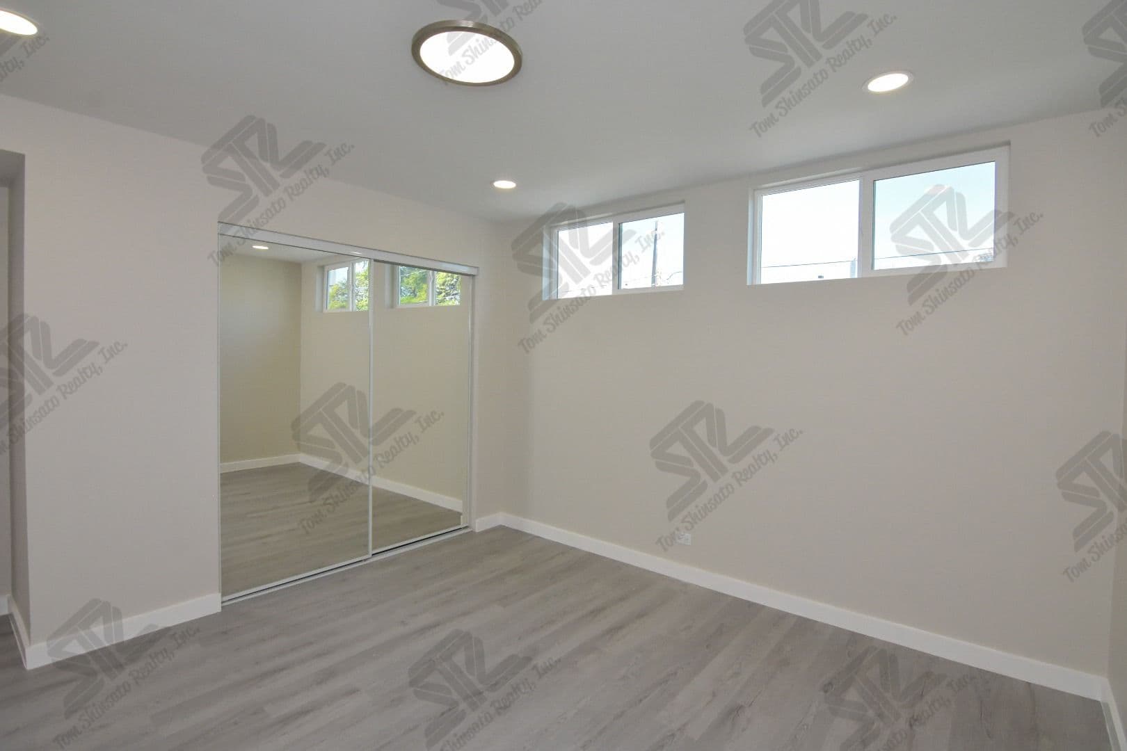 Honolulu Apartment: 940 Hausten St.,