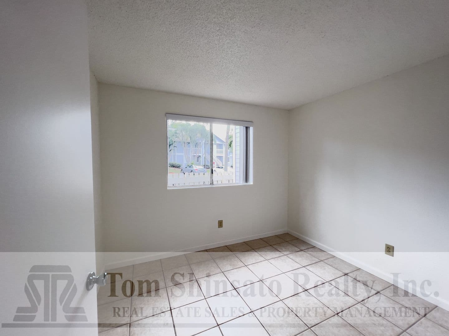 Waipahu Townhome: 94-209 Lumiaina Place, #J102