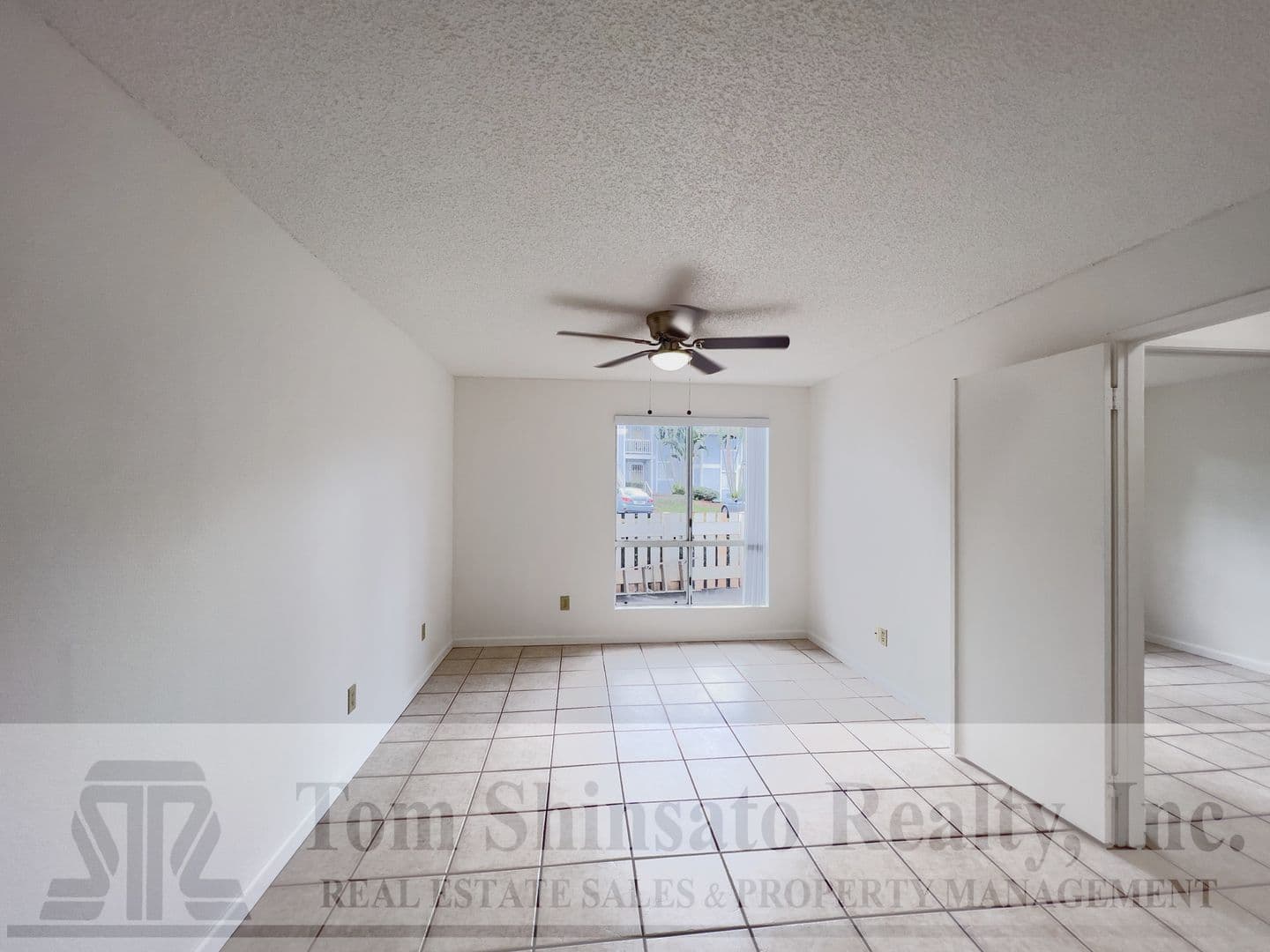 Waipahu Townhome: 94-209 Lumiaina Place, #J102