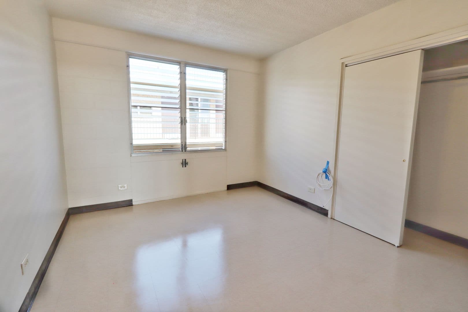 Waipahu Apartment: 94-104 Pupuole Place