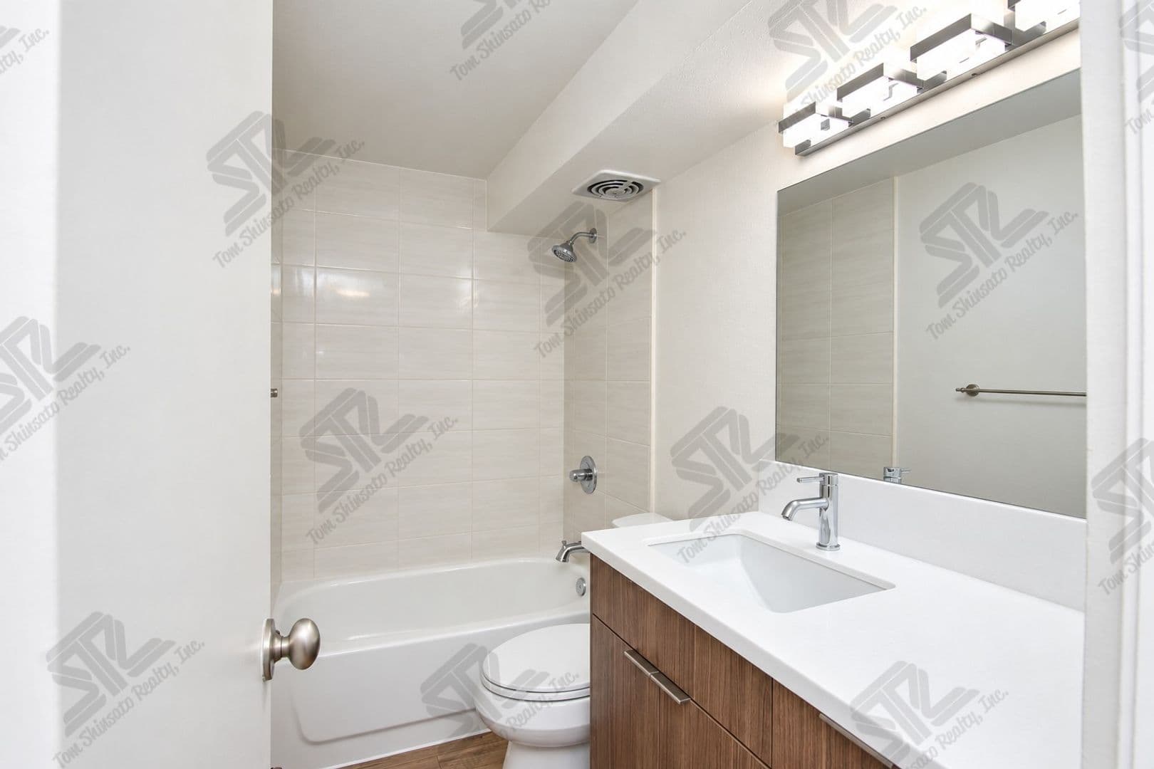 Honolulu House: 855 Makahiki Way #110