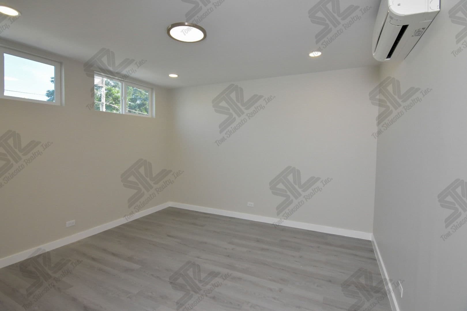 Honolulu Apartment: 940 Hausten St.,