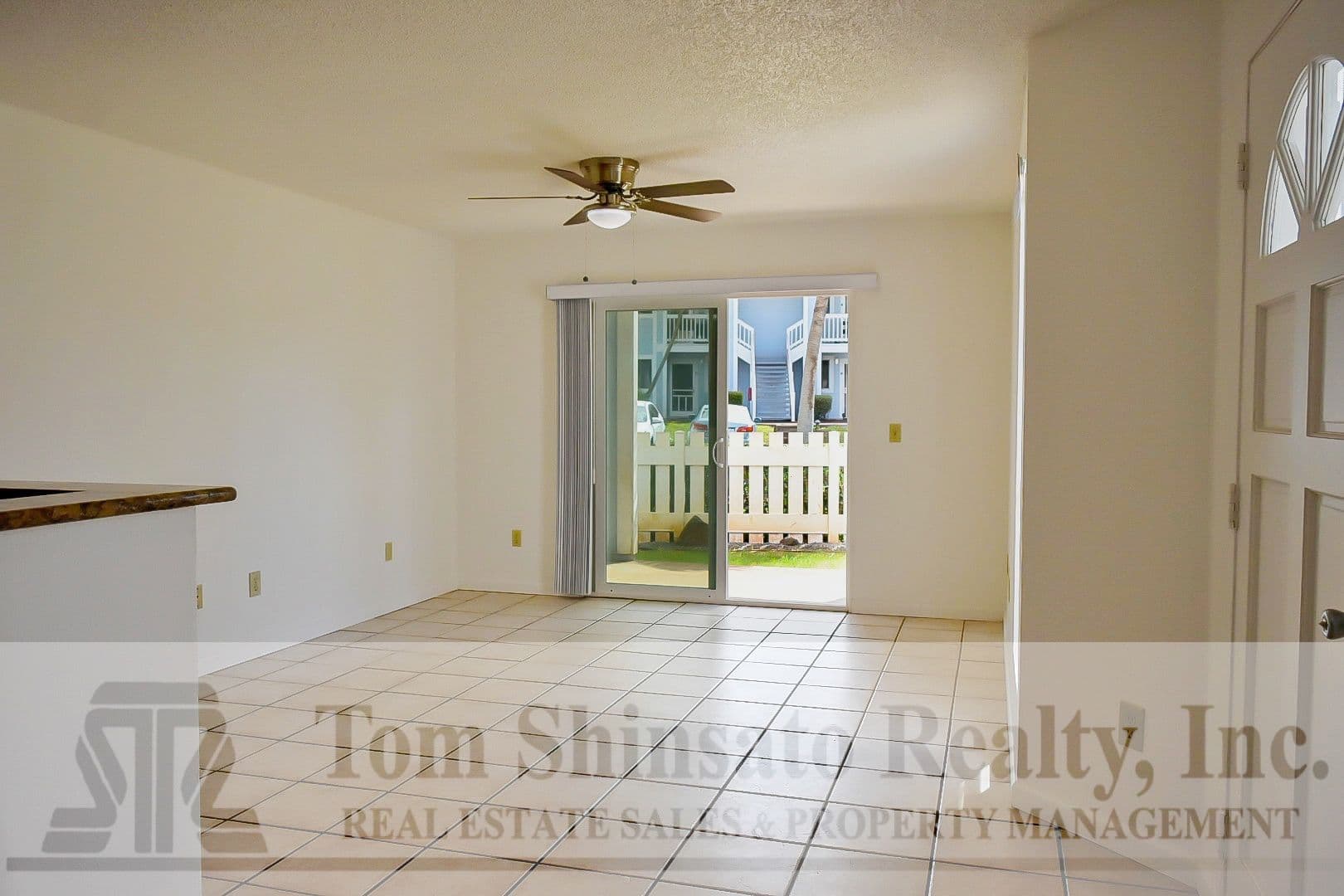 Waipahu Townhome: 94-209 Lumiaina Place, #J102