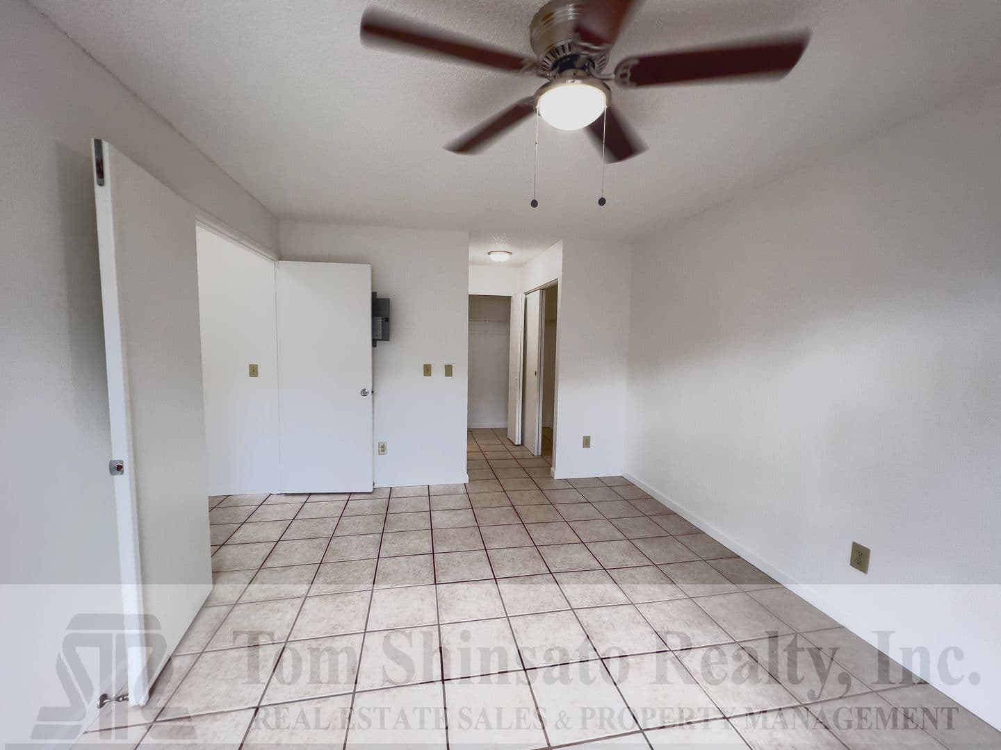 Waipahu Townhome: 94-209 Lumiaina Place, #J102