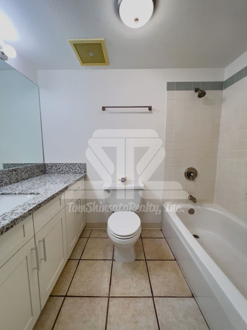 Waipahu Townhome: 94-209 Lumiaina Place, #J102