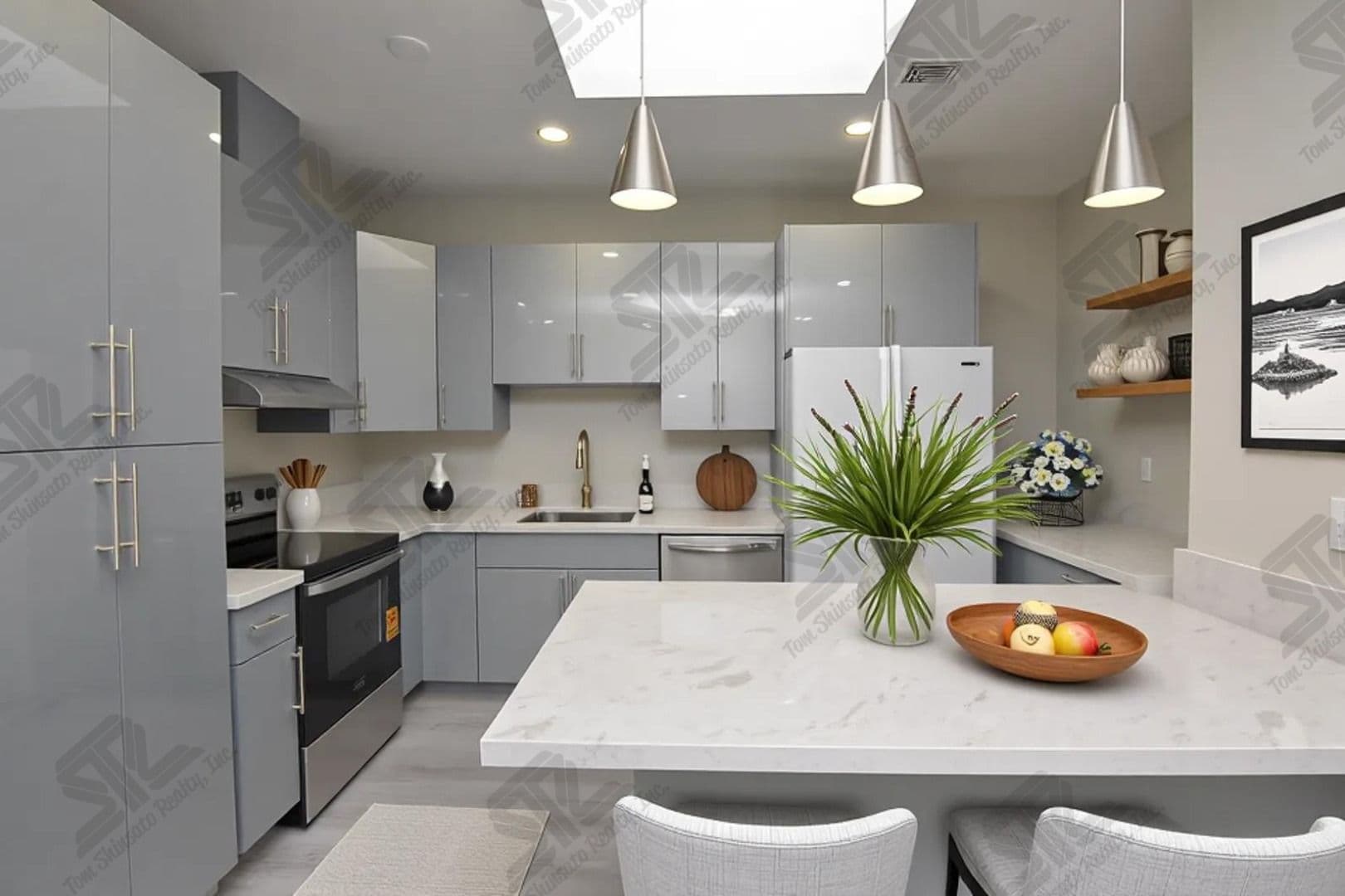 Honolulu Apartment: 940 Hausten St.,