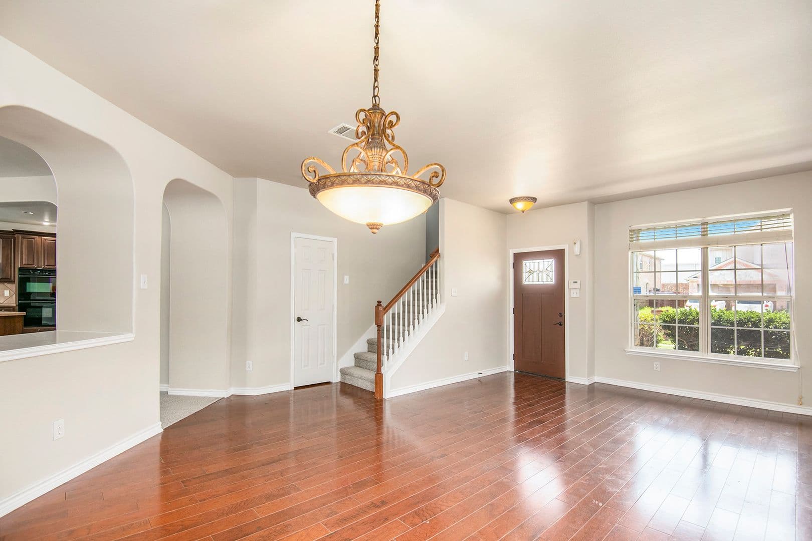 Euless House: 605 Port Royale Way