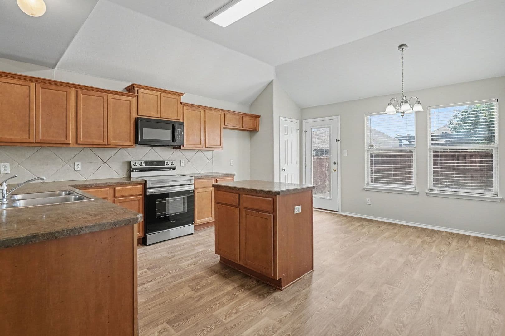 Fort Worth House: 2073 Joyner Ranch Road