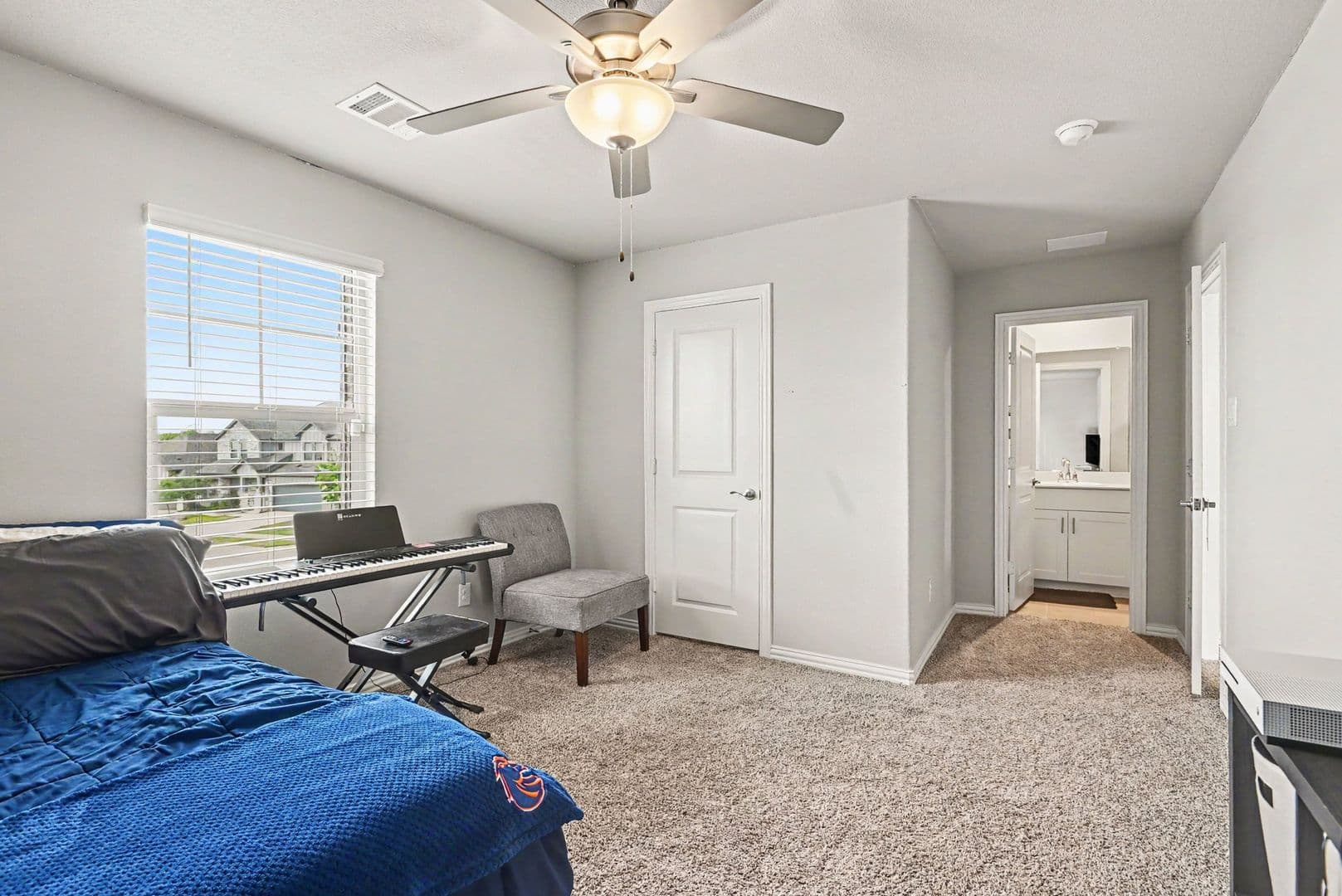 Fort Worth House: 10616 Namito St