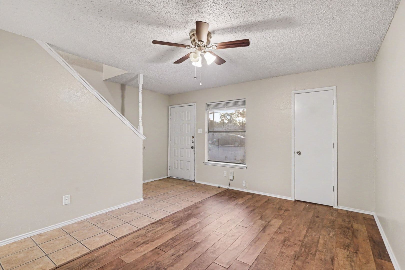 Haltom City House: 3301 Aurora Street