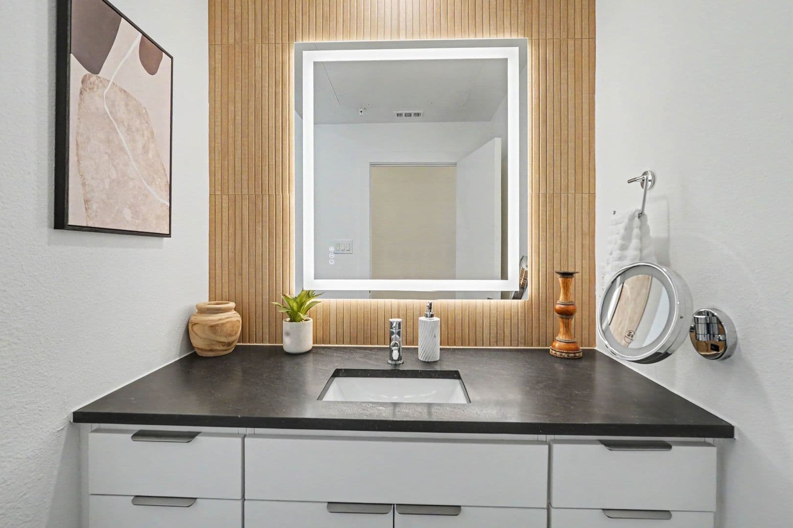 Dallas House: 2217 N Fitzhugh Avenue #101