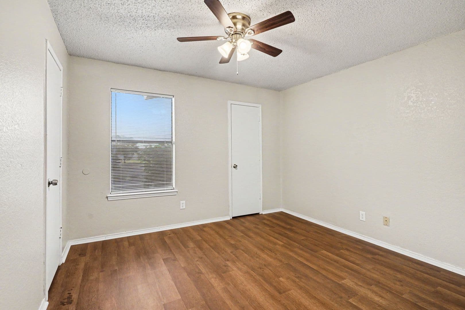 Haltom City House: 3301 Aurora Street