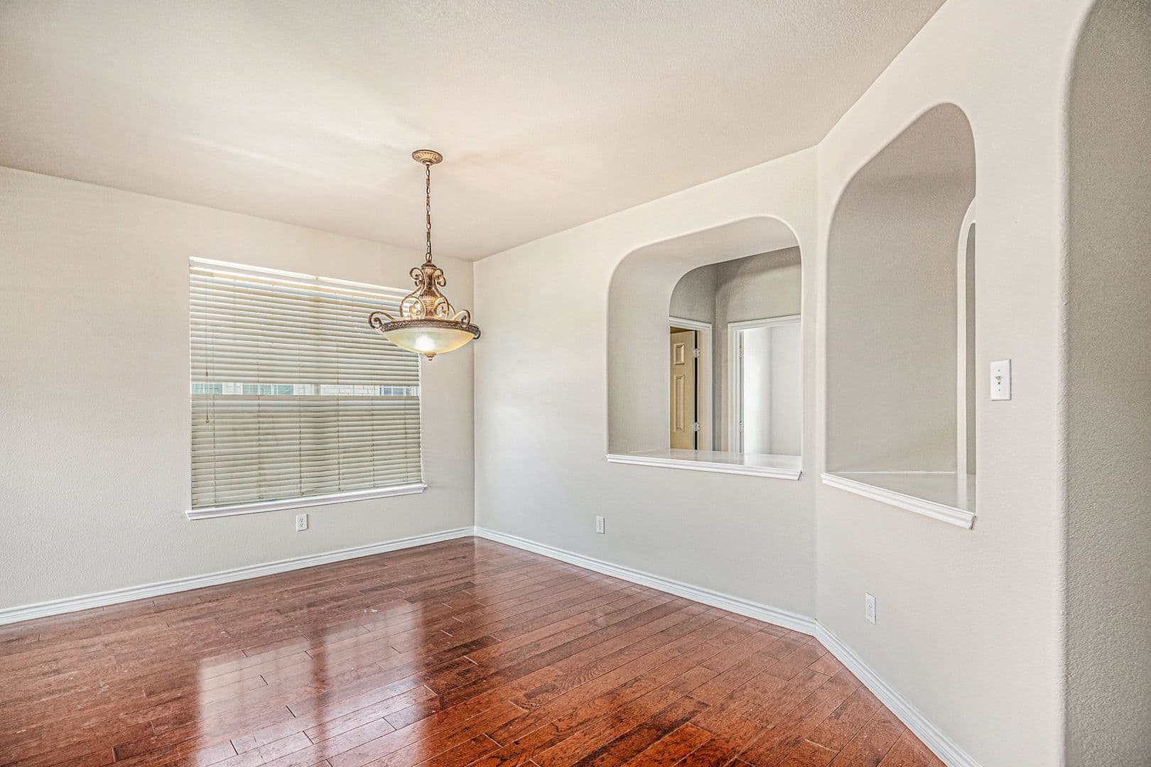 Euless House: 605 Port Royale Way