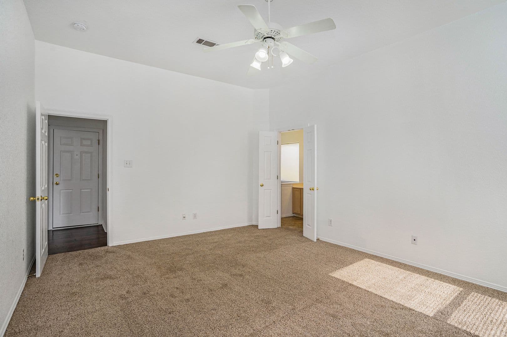 Arlington House: 4712 Shorewood Drive
