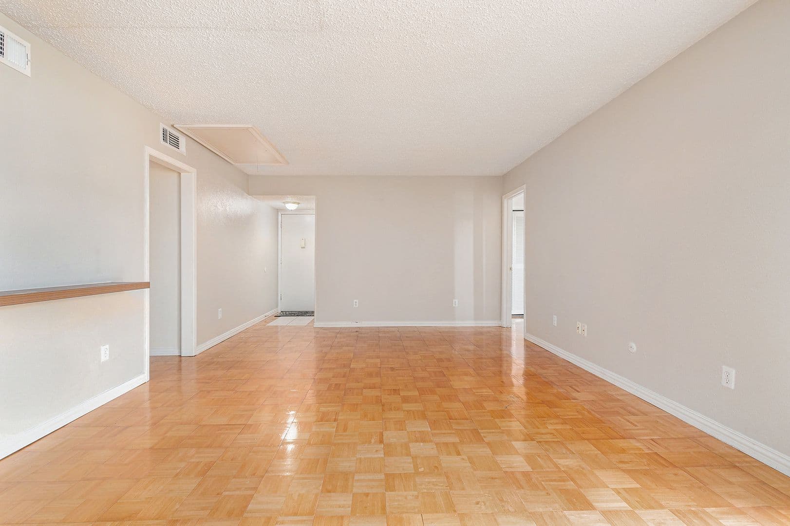 Dallas House: 12806 Midway Rd #2029