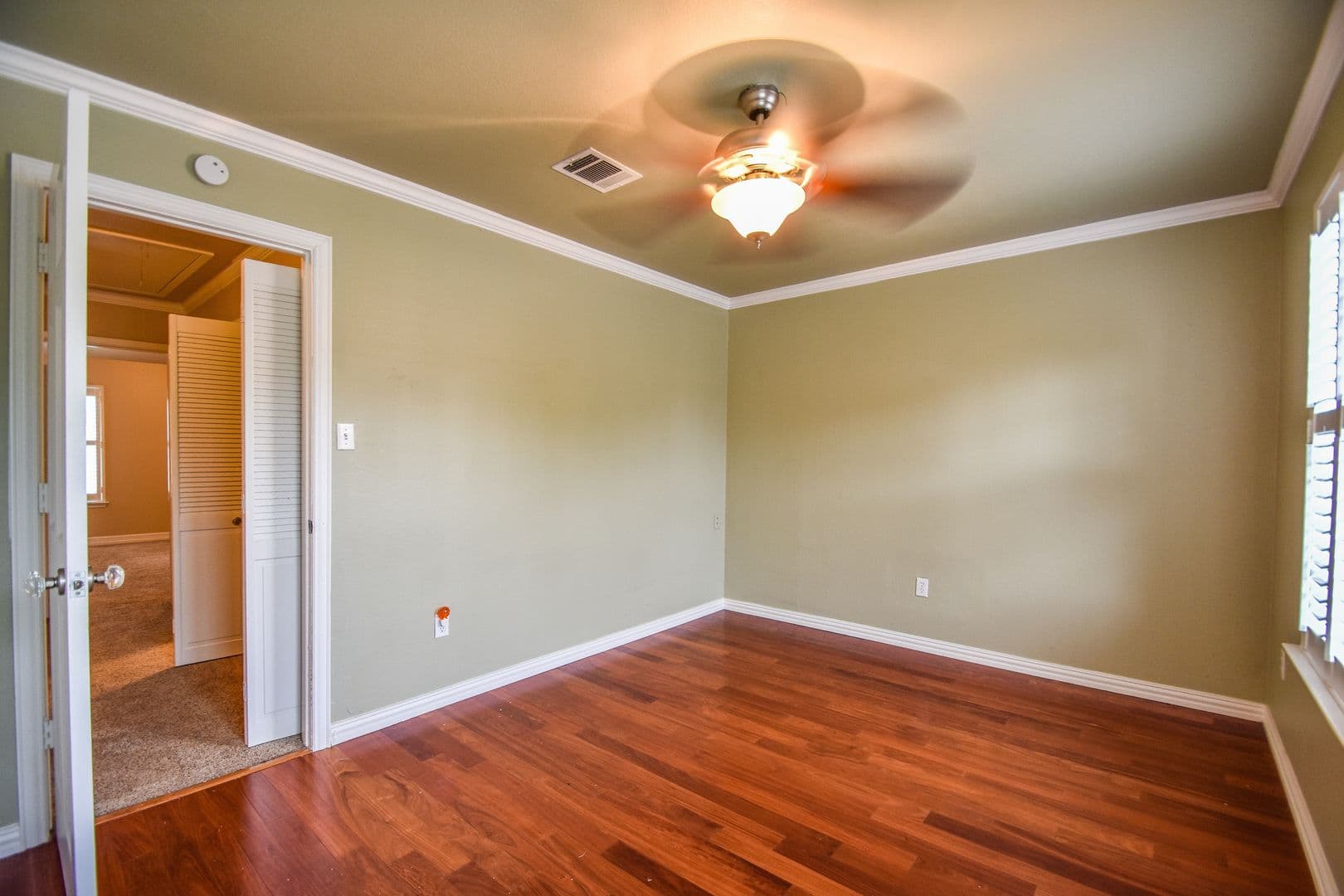 Euless House: 87 Winchester Drive