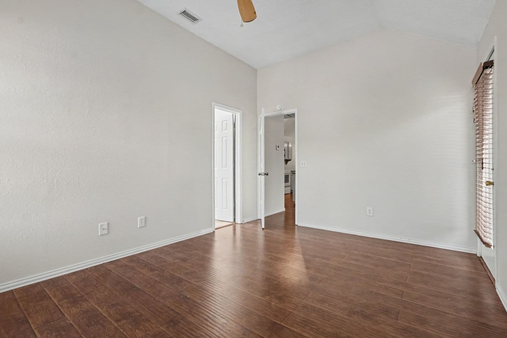 Coppell House: 588 Lake Forest Drive