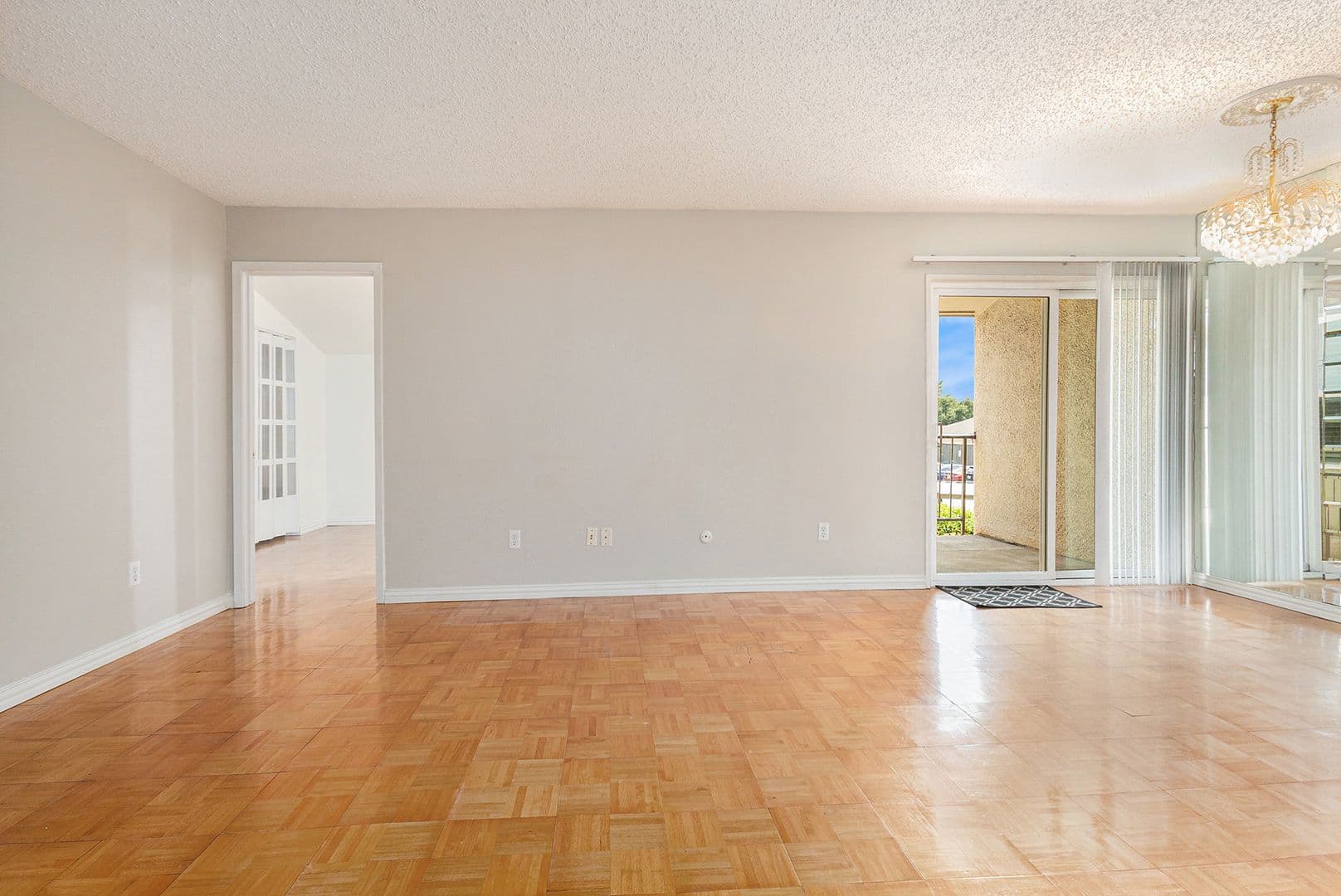 Dallas House: 12806 Midway Rd #2029