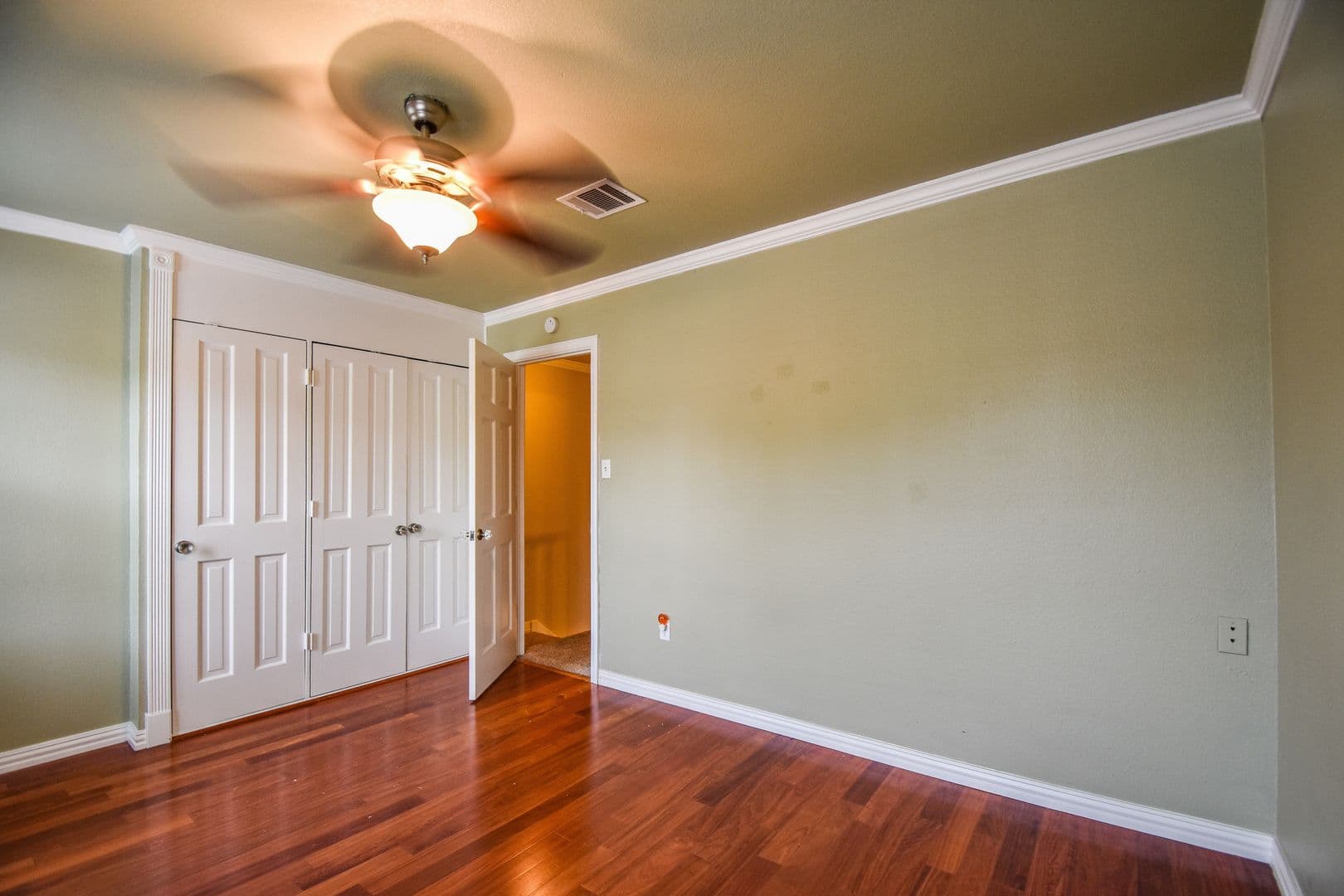 Euless House: 87 Winchester Drive