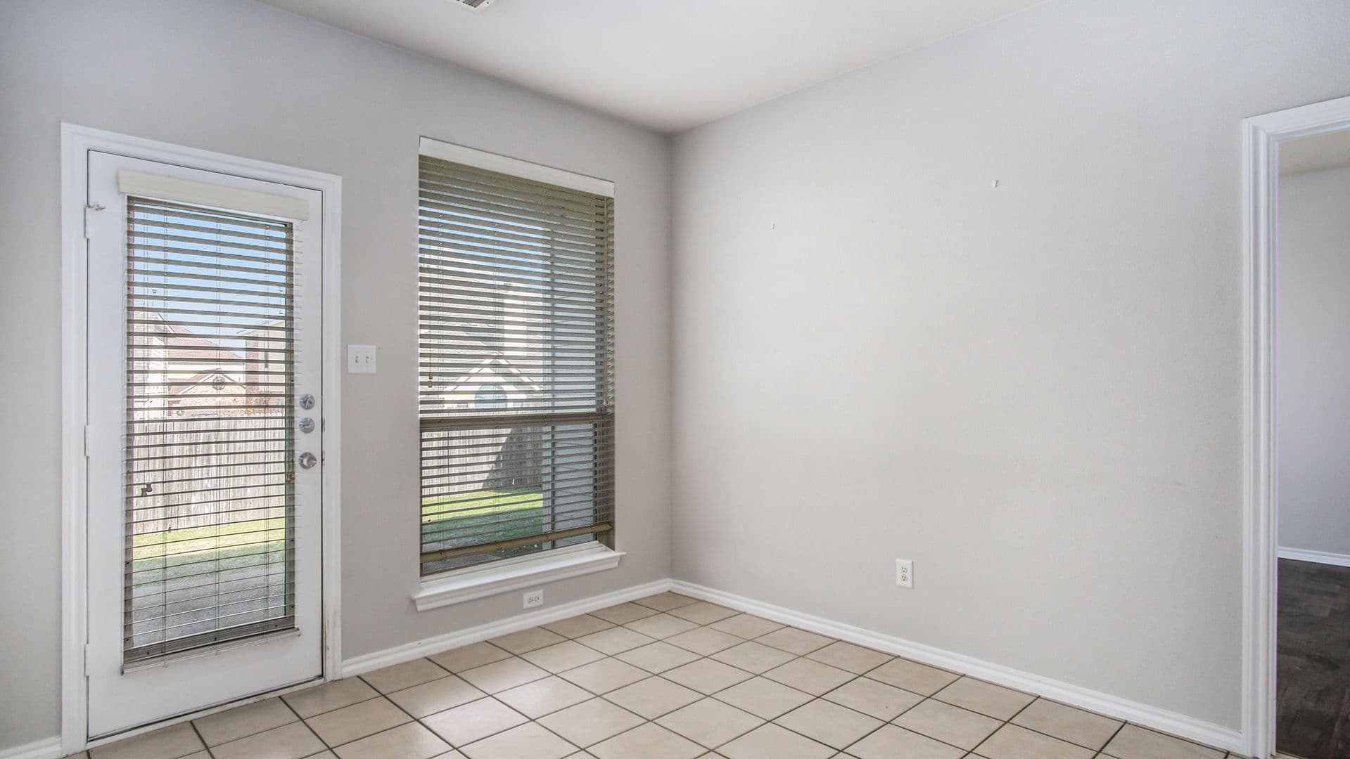 Fort Worth House: 6036 Horse Trap Drive