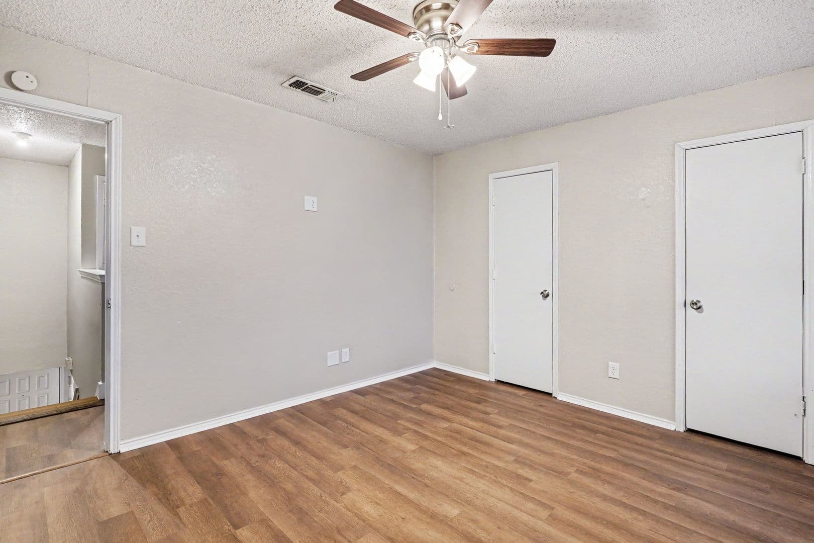 Haltom City House: 3301 Aurora Street