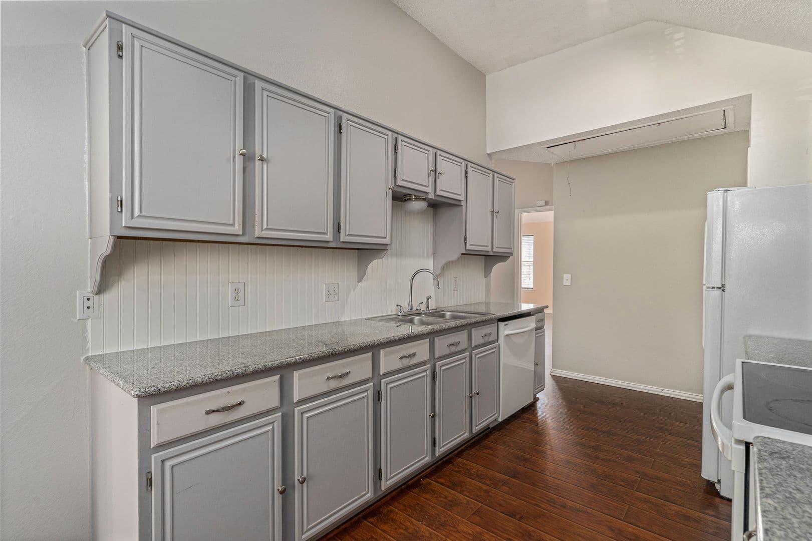 Coppell House: 588 Lake Forest Drive
