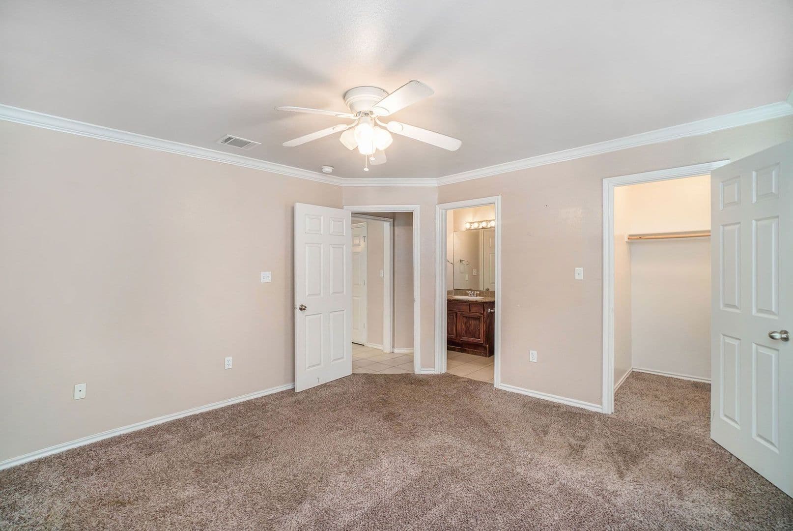 Crowley House: 542 Mast Court