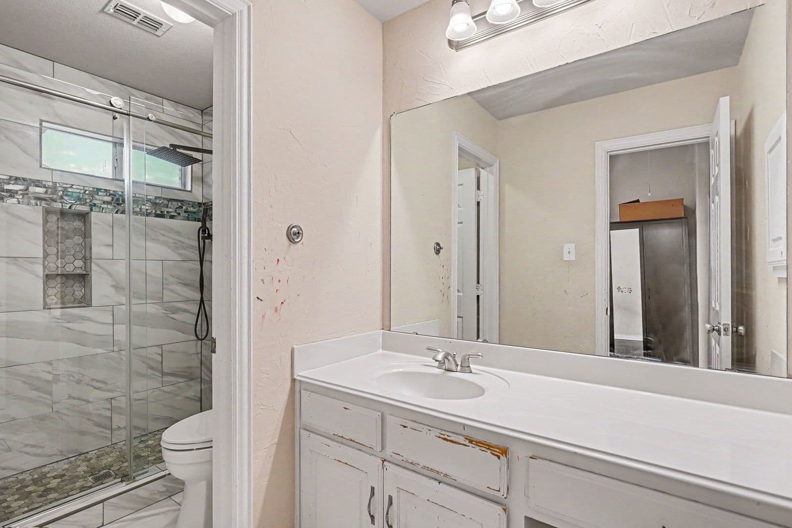 Irving House: 1344 Valley Vista Dr