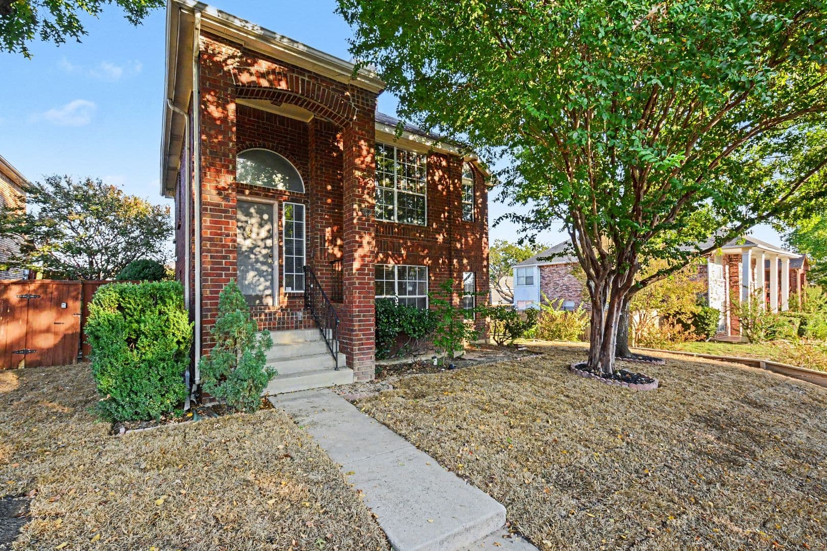 Coppell House: 588 Lake Forest Drive