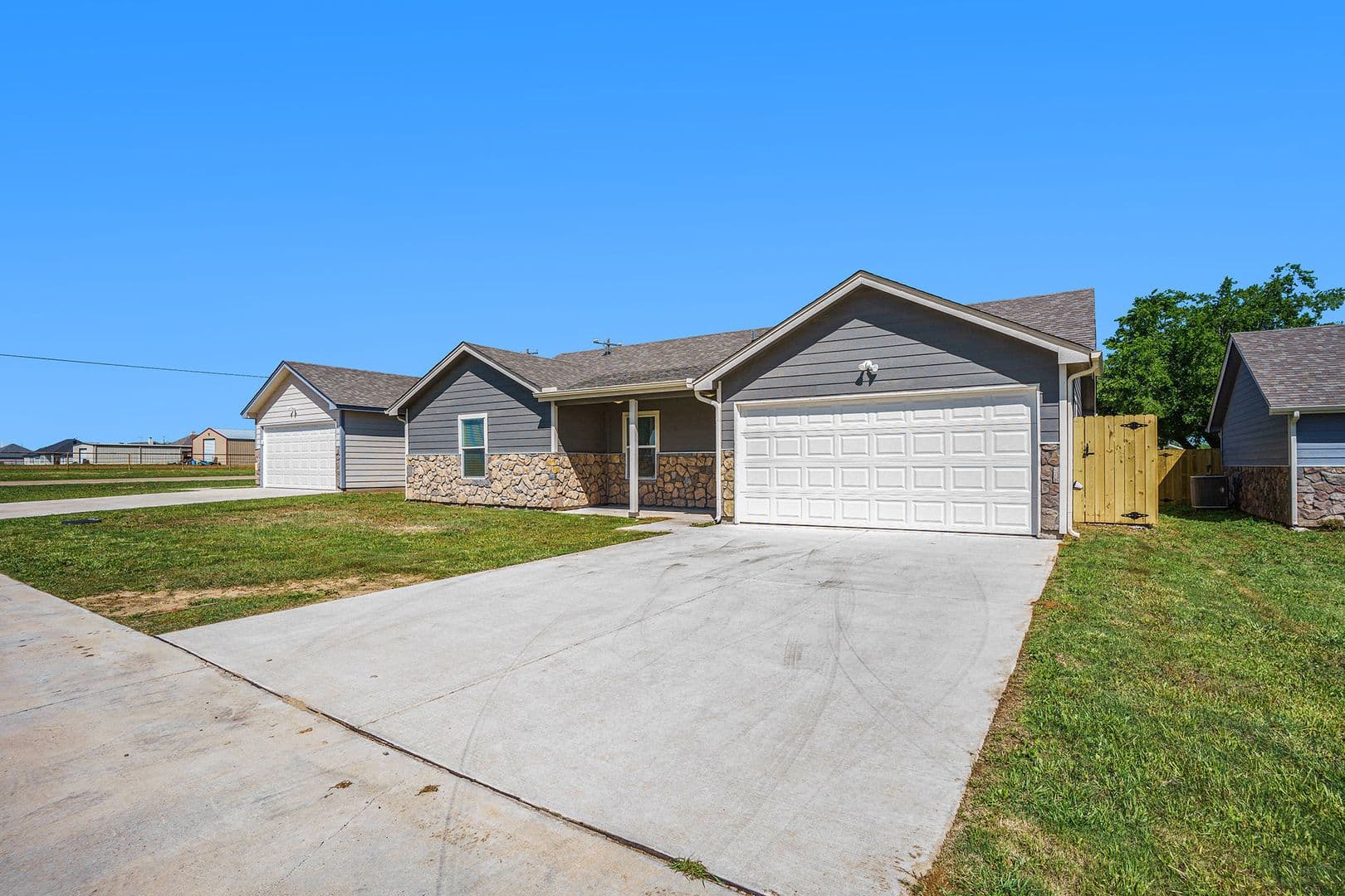 Rio Vista House: 405 Whitney Court