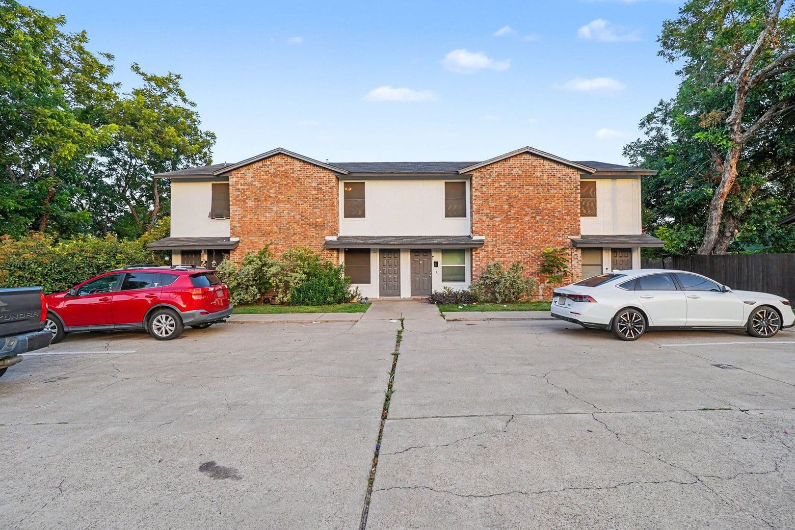 Haltom City House: 3301 Aurora Street