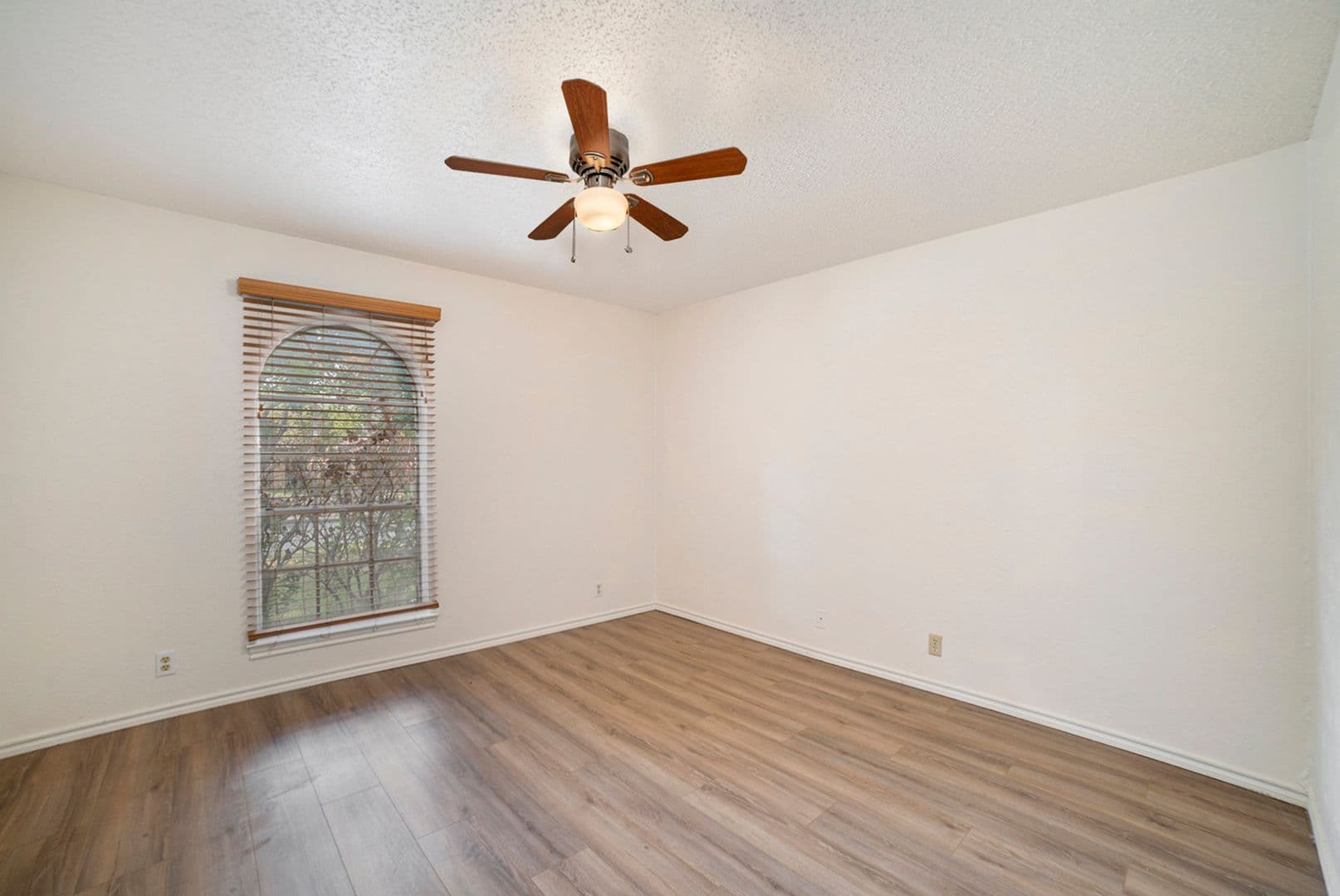 Lewisville House: 1608 San Antone Lane