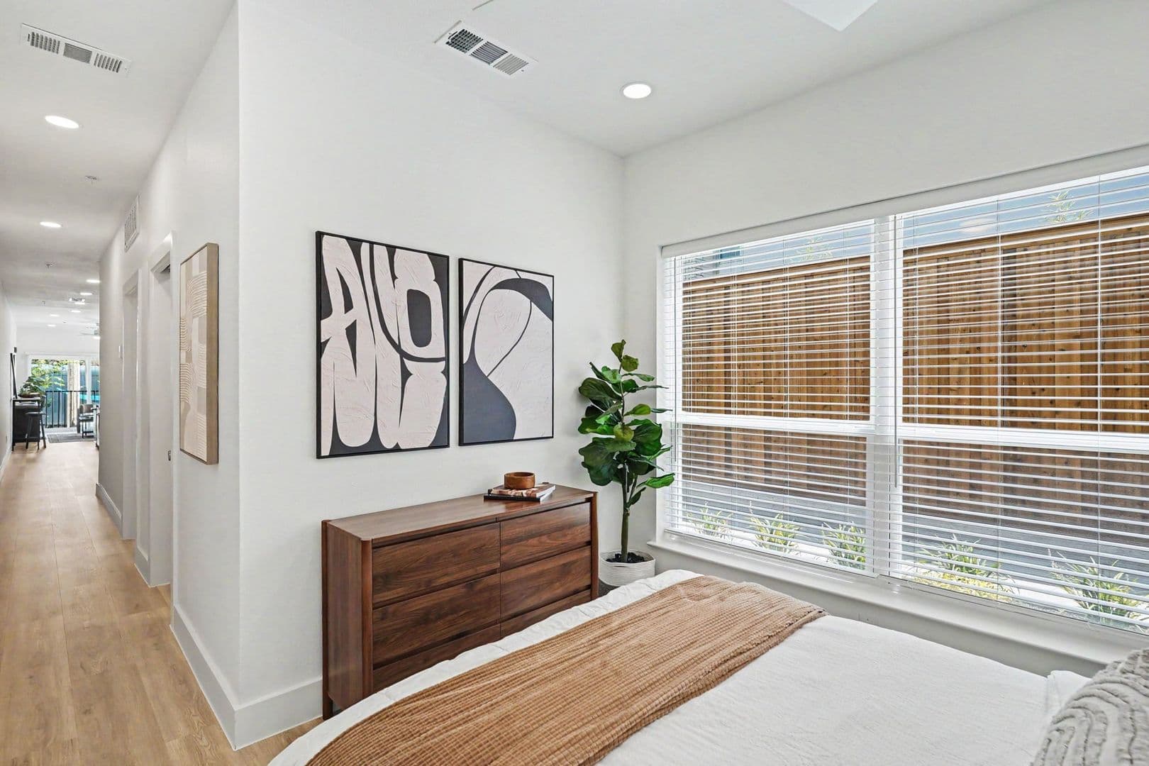 Dallas House: 2217 N Fitzhugh Avenue #101