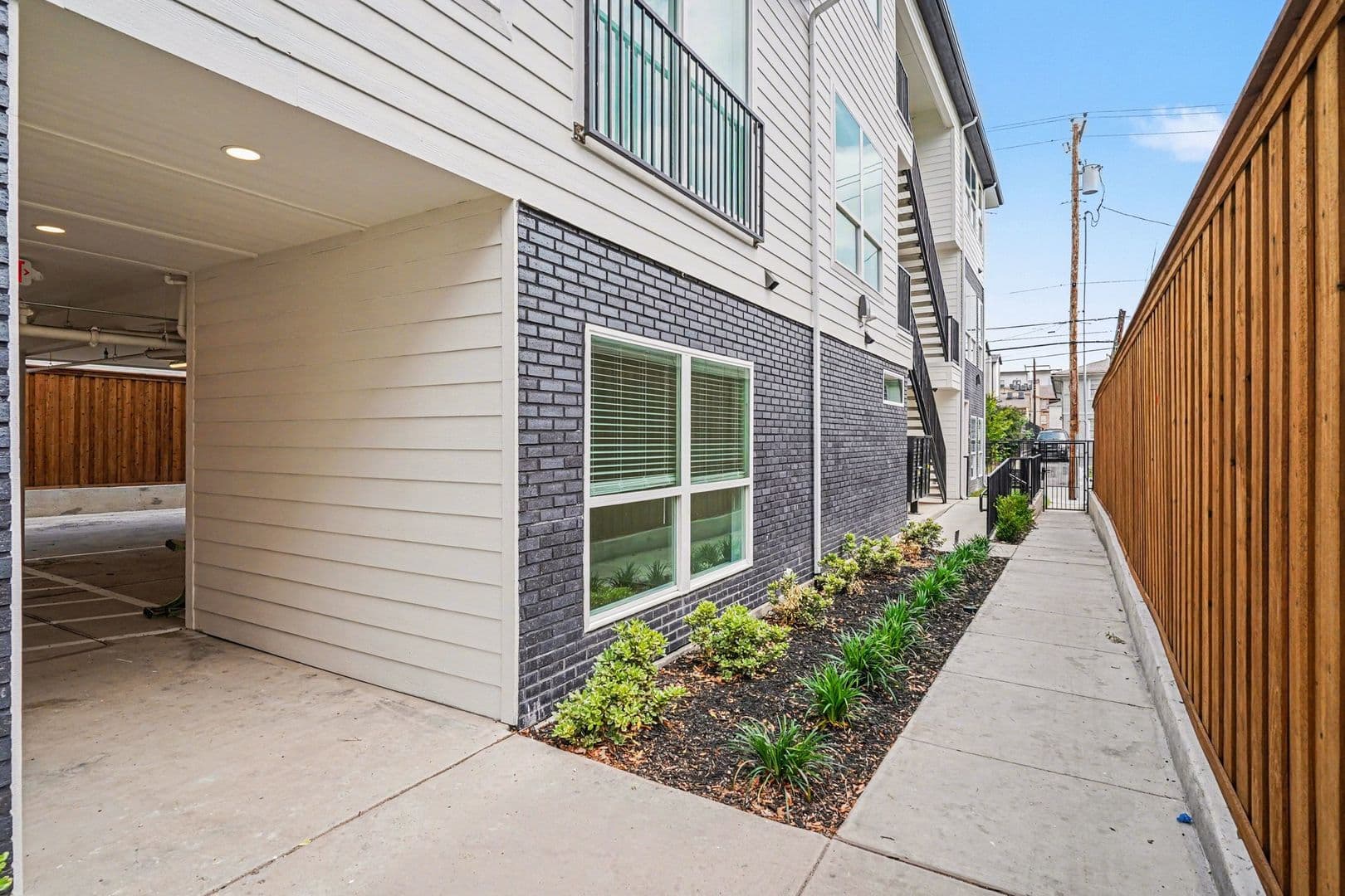 Dallas House: 2217 N Fitzhugh Avenue #301