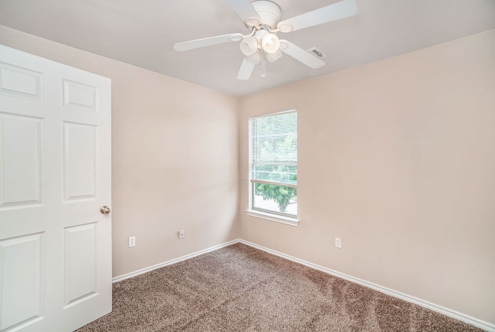 Crowley House: 542 Mast Court